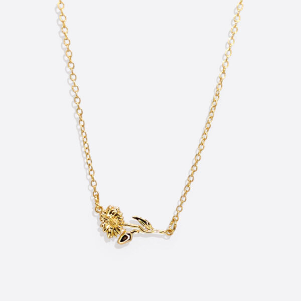 DaintyBirthFlowerNecklaceAprilDaisy
