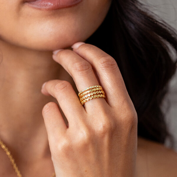 Dainty_Gold_Mini_Ring_Set_model_hand_new