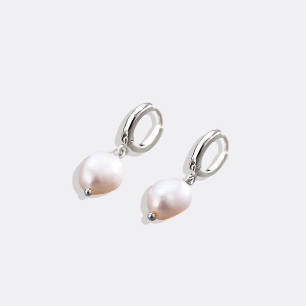 Freshwater_Pearl_Drop_Huggie_Earrings_pdp_silver2 Freshwater_Pearl_Drop_Huggie_Earrings_pdp_silver2