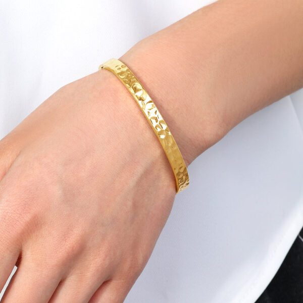 HammeredGoldCuffBracelet_5