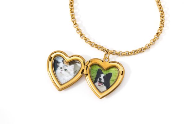 HeartPhotoLocketBracelet-flatlay-gold-2