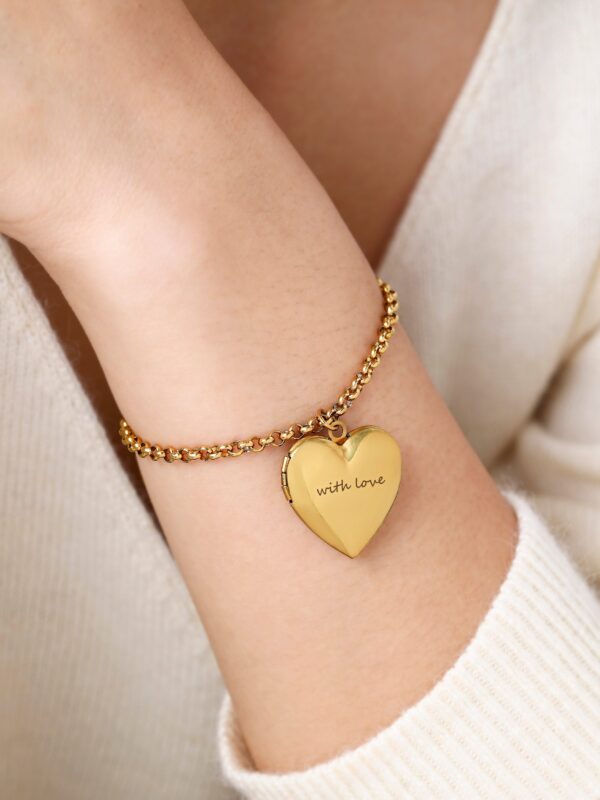 HeartPhotoLocketBracelet-model-2