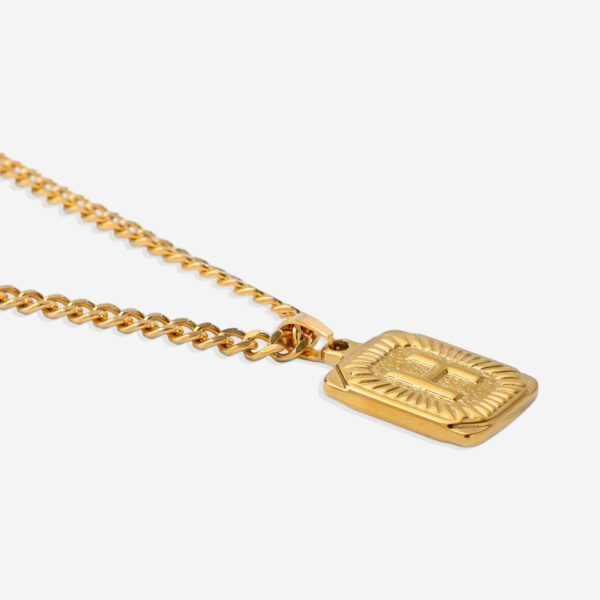 Initial_Card_Pendant_Necklace_H_d94923a2-b2ae-4685-907b-478ac5b34112