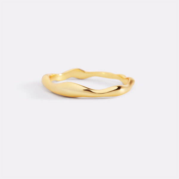 ML-Handcrafted-Reticulated-Ring-02_fed25ae6-585e-41fb-95c6-80aa987314e6