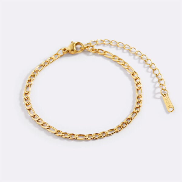 ML-Jan2025-EssentialFigaroChainBracelet-01