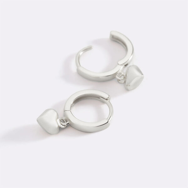 ML-May2025-DaintyHeartHoopEarrings-02_silver