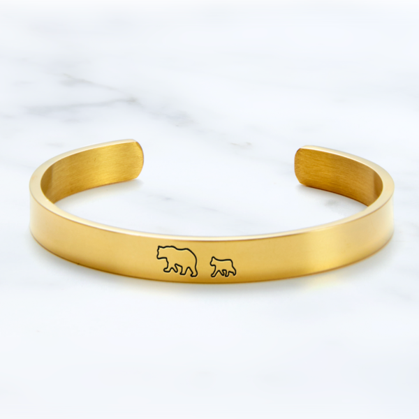 Mintandlily-Family_Mama_Bear___Her_Baby_Bears_Engraved_Cuff_Bracelet-gold-front