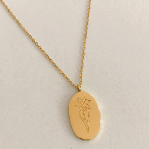 Oval_Birth_Flower_Pendant_Necklace_March