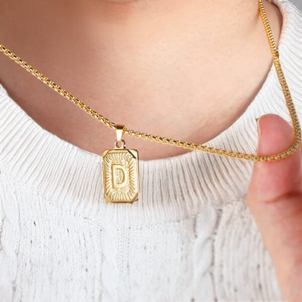initial_card_pendant_rolo_model