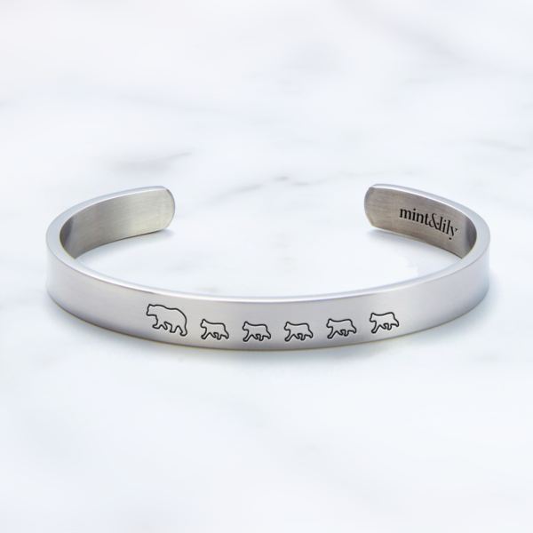 mintandlily-mama_bear_5_cubs-cuff_bracelet-silver-front