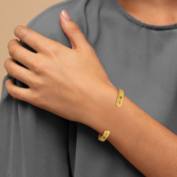 wrist_up-shoulder_Gold_5ee69858-6036-4cce-b28b-e402e166c7bb